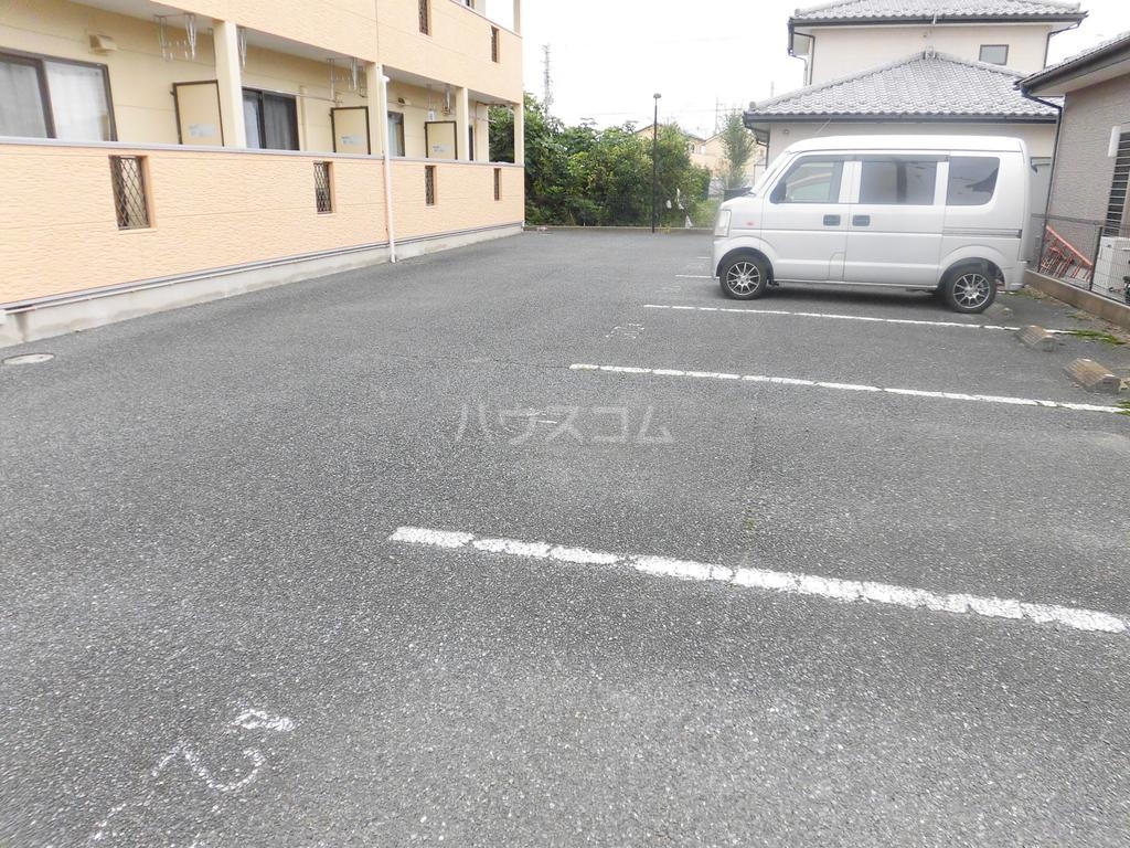 14/17 駐車場