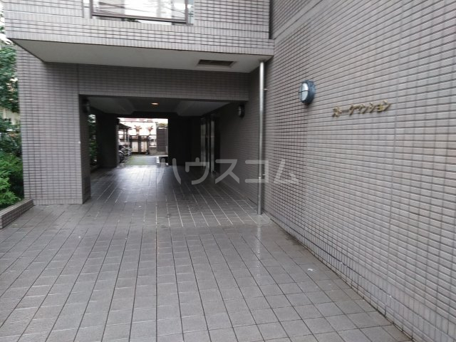 2/5 エントランス
