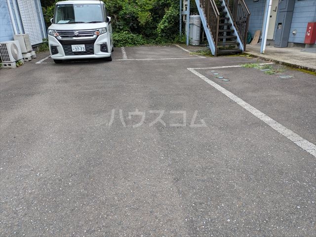 22/30 駐車場