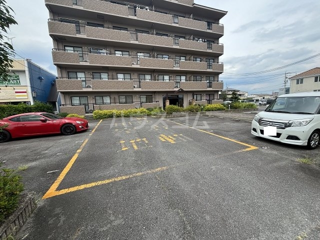 2/3 駐車場