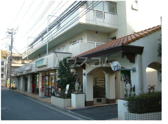 15/23 エントランス