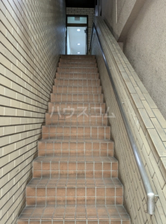 2/2 エントランス