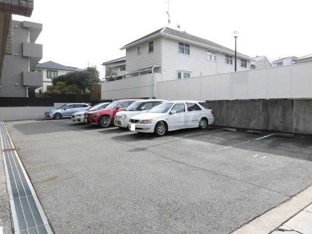 20/27 駐車場