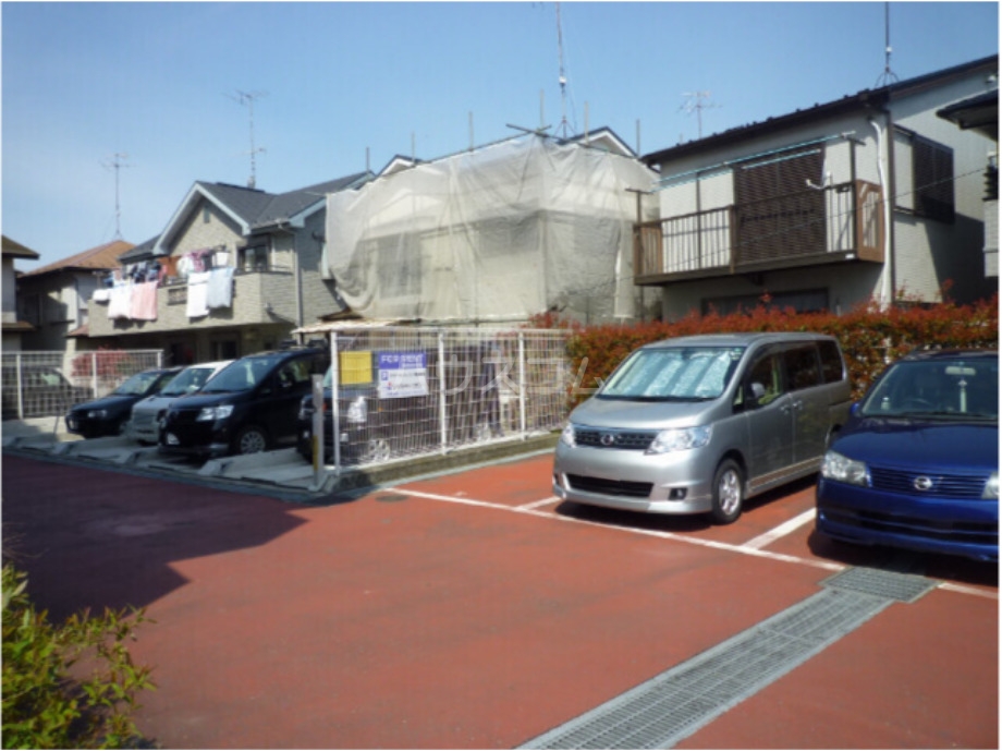 13/22 駐車場