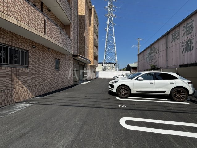 22/30 駐車場