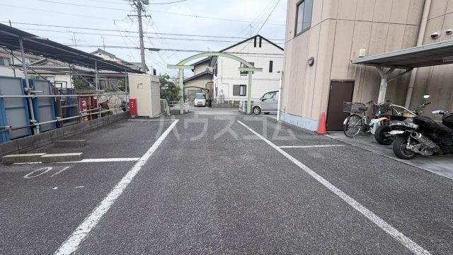 2/4 駐車場