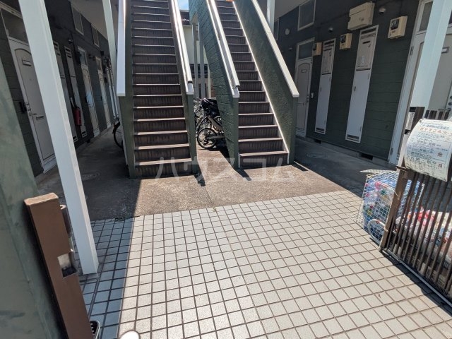 22/30 エントランス