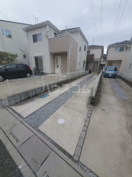 20/29 駐車場