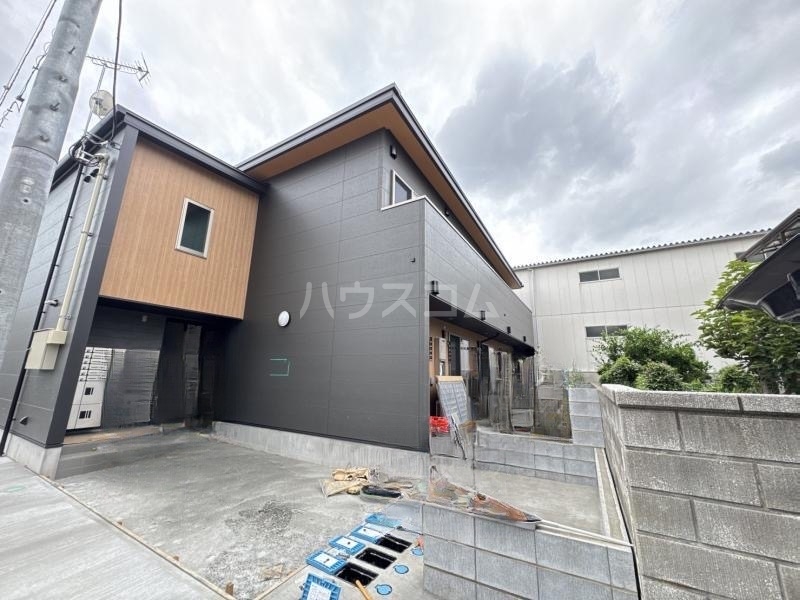 2/8 外観