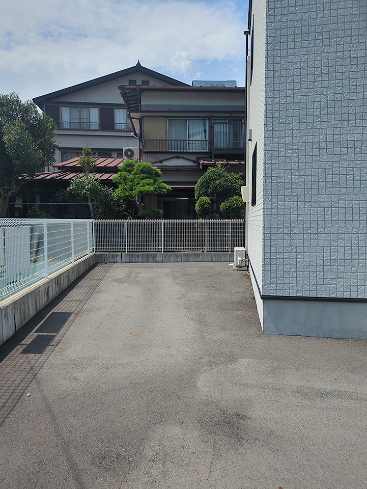 28/28 駐車場