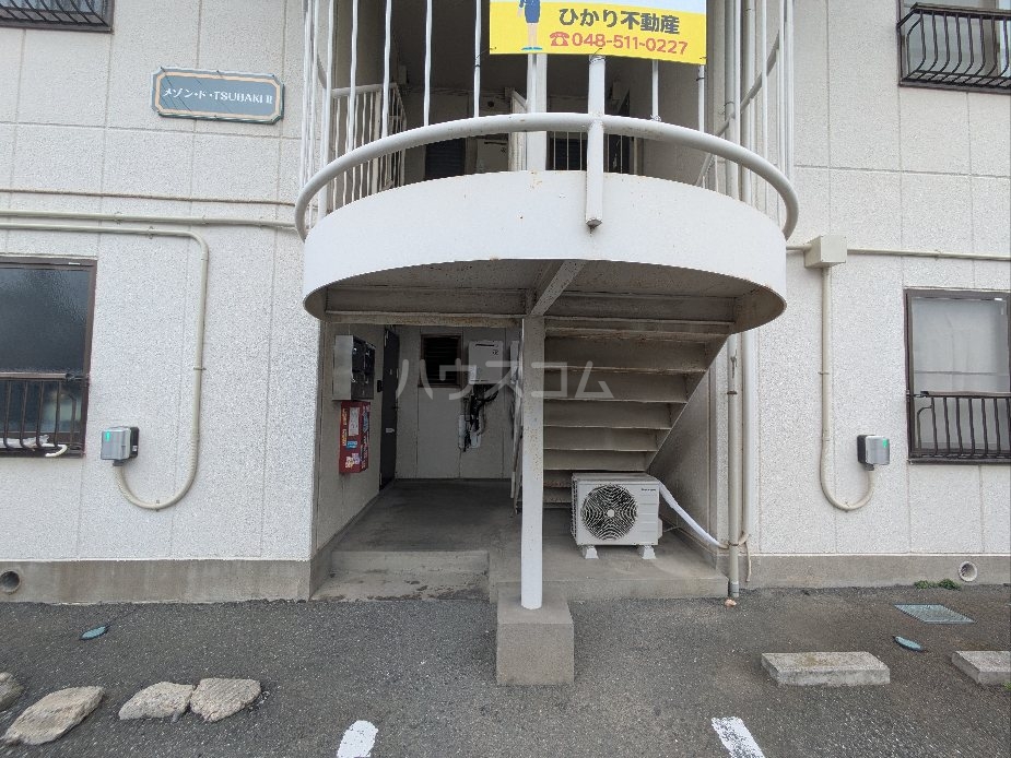 24/30 エントランス
