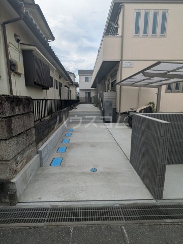 28/30 エントランス