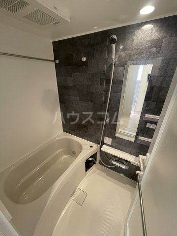 13/30 浴室