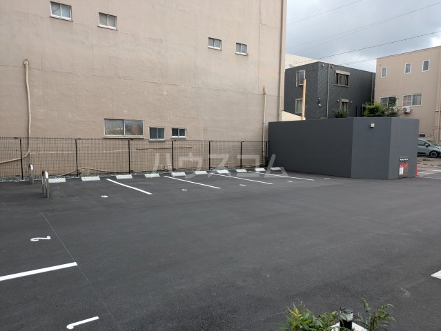 25/30 駐車場