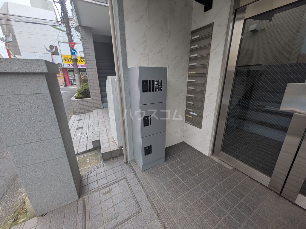 25/30 エントランス