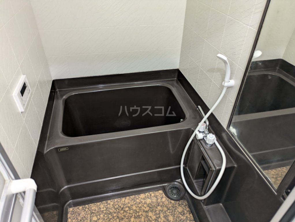 13/30 浴室