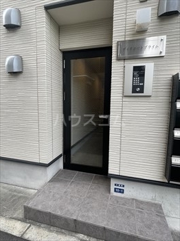 27/27 エントランス