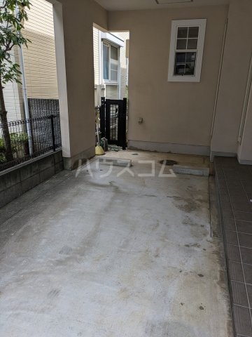 2/4 駐車場