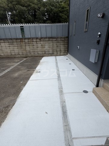 27/30 駐車場