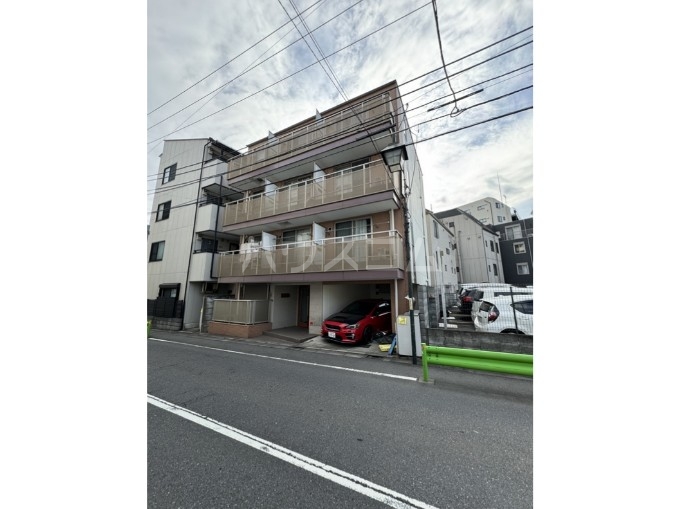 27/30 駐車場