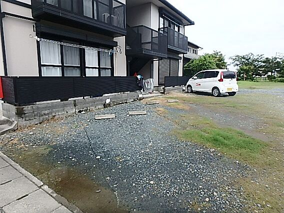 23/30 駐車場