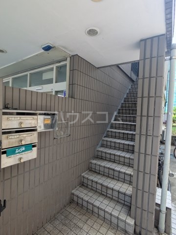 28/29 エントランス