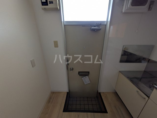 14/30 玄関