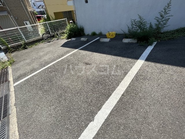 2/6 駐車場