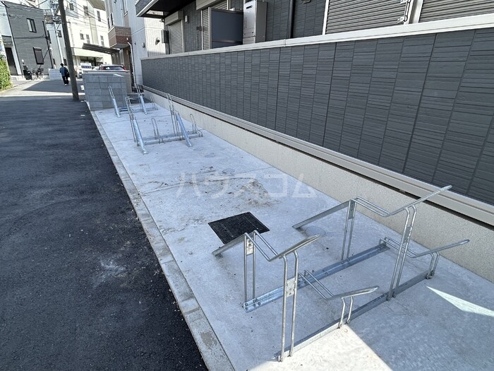 18/28 駐車場