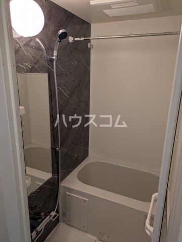 13/30 浴室