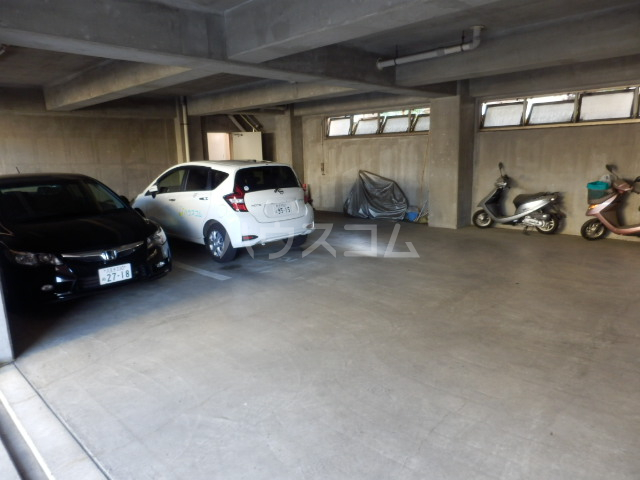 4/13 駐車場