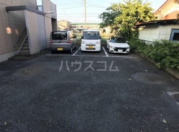 3/3 駐車場
