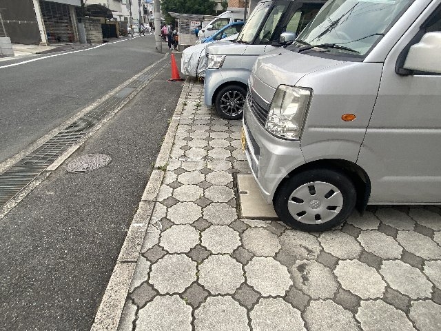 23/30 駐車場