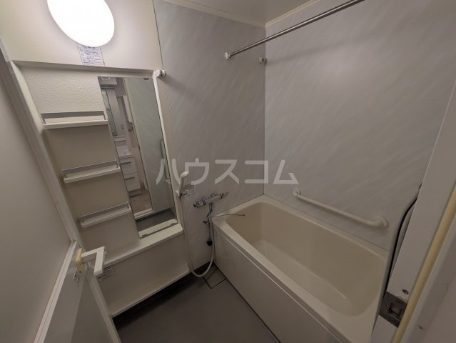 13/30 浴室