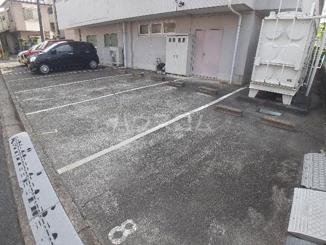 20/28 駐車場