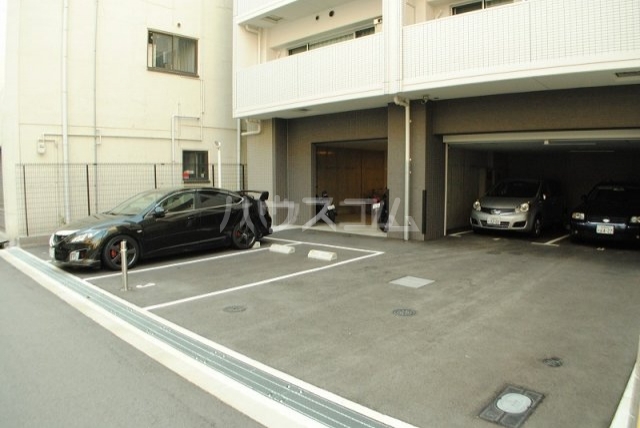 22/27 駐車場