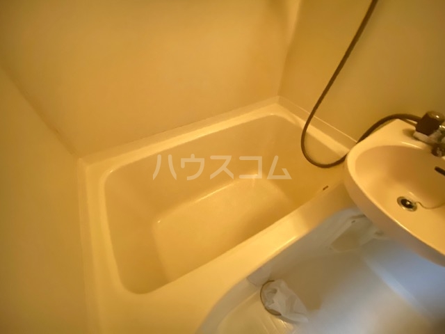 13/30 浴室