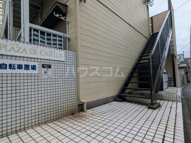 21/30 エントランス