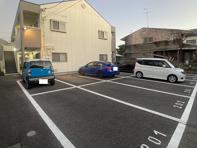 25/30 駐車場