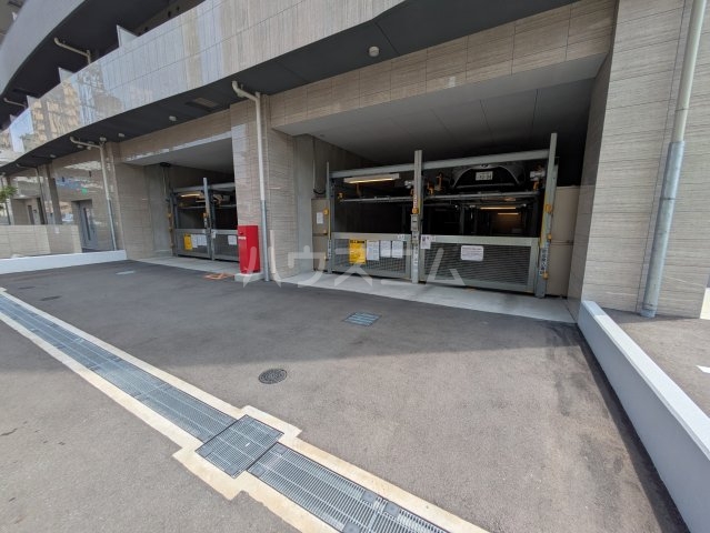 27/30 駐車場