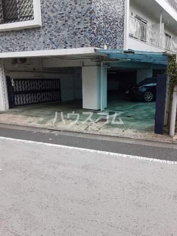 15/18 駐車場