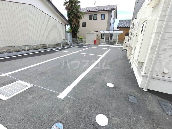 19/23 駐車場