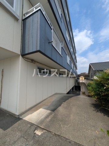 28/30 駐車場