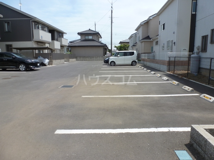 18/25 駐車場