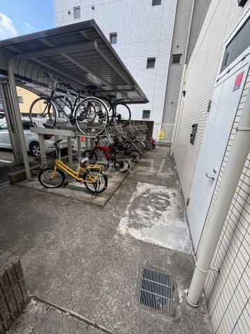 23/28 駐車場