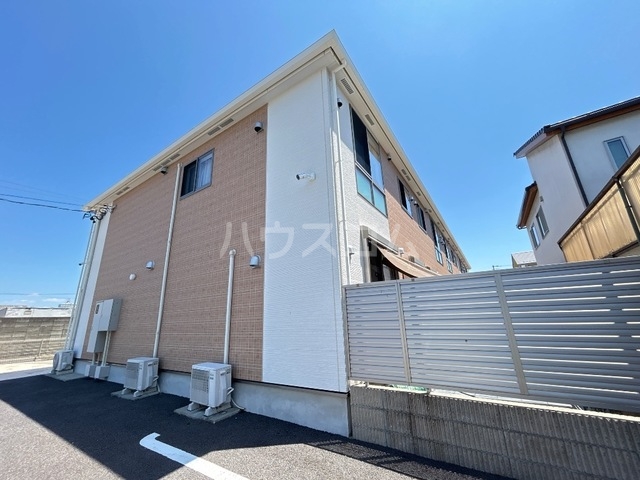 23/26 駐車場