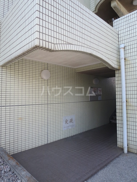 17/26 エントランス