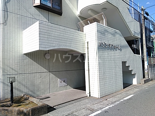 17/26 エントランス