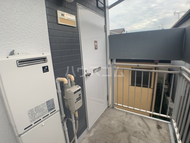 22/30 エントランス