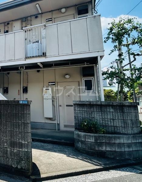 26/30 エントランス